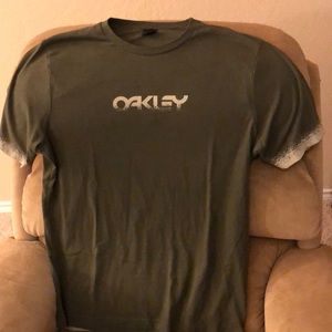 Oakley t shirt